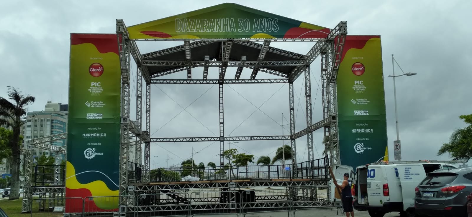 Estrutura de palco para evento — Dazaranha 30 Anos