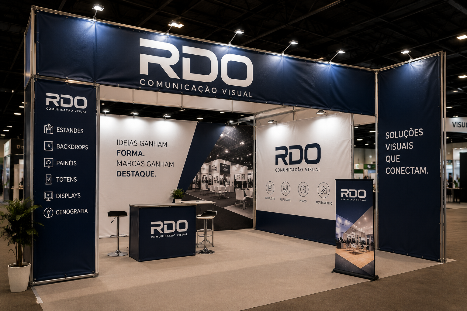 Estande de feira montado com a identidade visual da RDO
